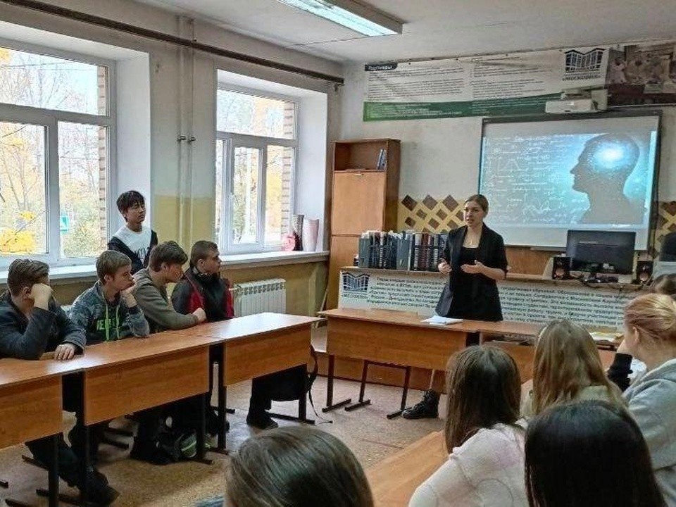 Студенты получили пищу для ума после участия в развивающем часе