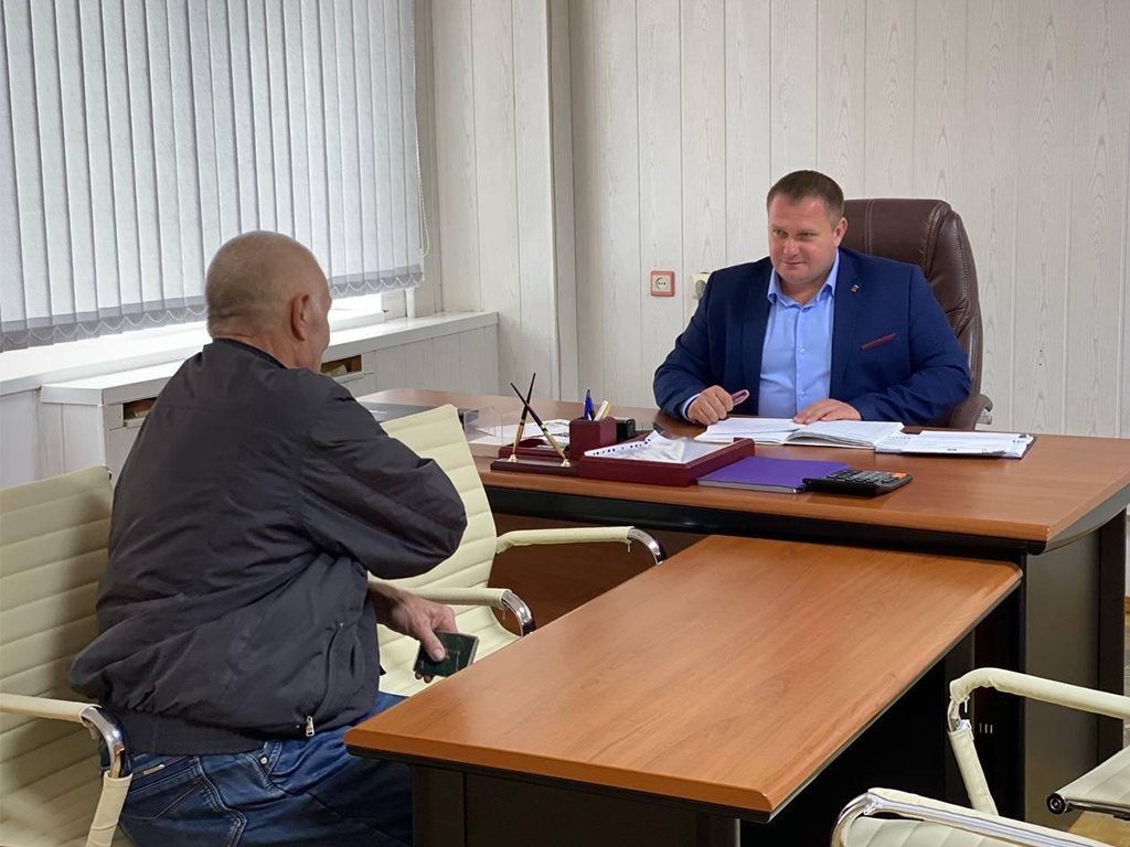 Проблемы с получением льготных лекарств и направлением в областную клинику решат по обращению жителей к главврачу больницы