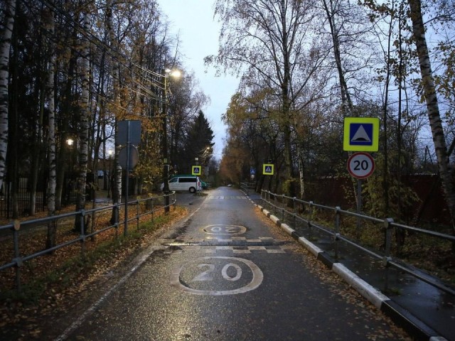 На Ленинградской улице в Долгопрудном заменили уличные светильники на светодиодные