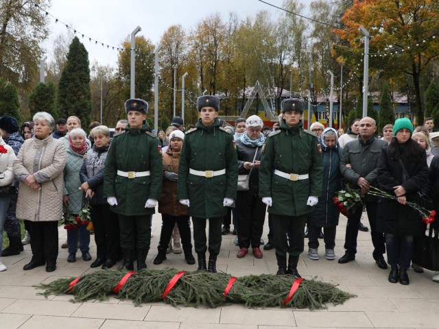 Наро-Фоминск помнит: имена десятков погибших на СВО земляков высекли на граните