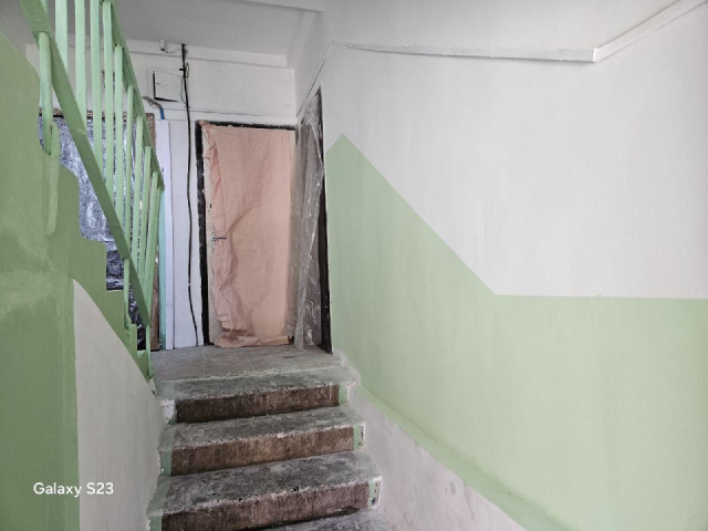 В Шаховской завершается сезонный ремонт подъездов в 10 многоэтажках