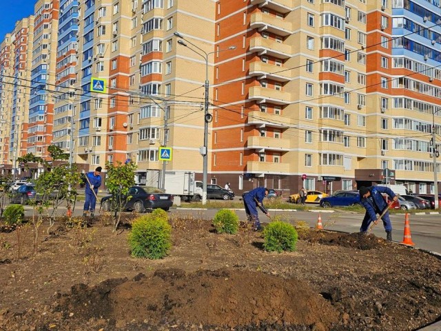 В Домодедово благоустраивают разворотный круг на улице Лунной