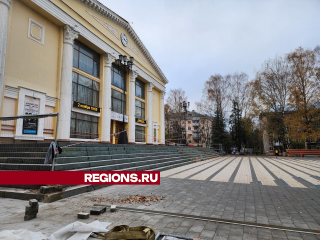 Плитку на площади у ДК «Октбярь» положили с тем же узором, что и на Центральной улице