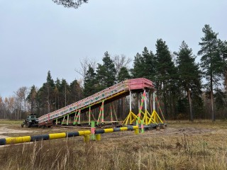 Деревянную горку для зимних катаний восстановили в поселке Северная Грива