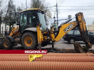 На улице Московской восстанавливают дорожное полотно