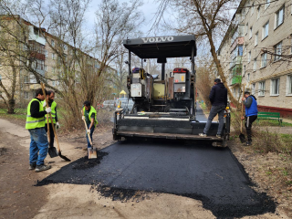 У дома в поселке Тучково весной сделают тротуар