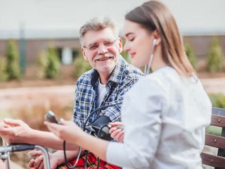 Жители Новогуслево могут рядом с домом пройти медобследование и вакцинацию от гриппа