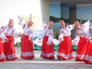 Народные танцы и творческие мастер-классы: осенний праздник пройдет в парке Волоколамска в выходные