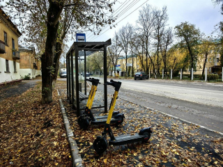 Новую автобусную остановку сделали возле поликлиники на улице Володи Дубинина