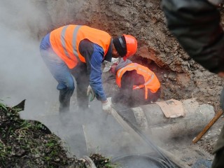 Специалисты устранили прорыв трубопровода в подвале дома на Маяковского в Химках