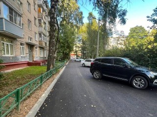 В 20-ти дворах Мытищ для комфорта автомобилистов уложили новый асфальт