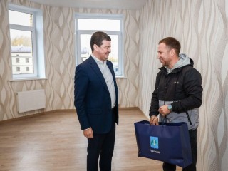 Сирота из Раменского получил квартиру и уже закупает мебель