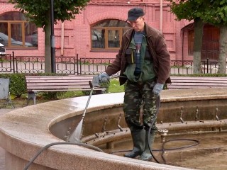 В Лосино-Петровском приступили к консервации фонтанов на зиму