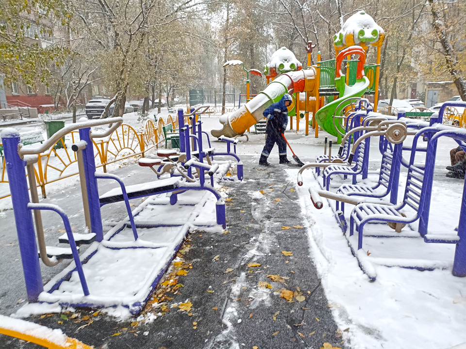 Коммунальщиков Лосино-Петровского накроет «Снегопад»