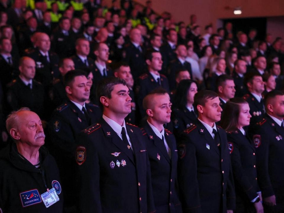 Полицейские Мытищ получили высшие награды округа за отличную службу