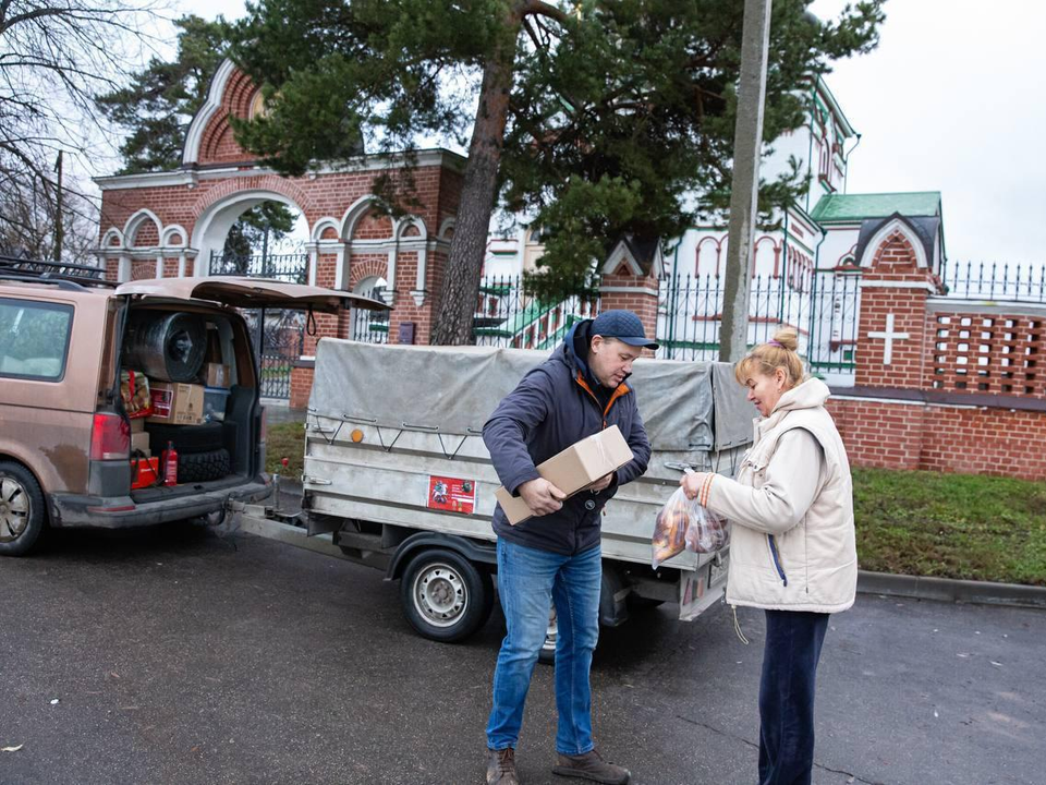 Подольские волонтеры доставят лекарства и платформу для перевозки раненых в зону СВО