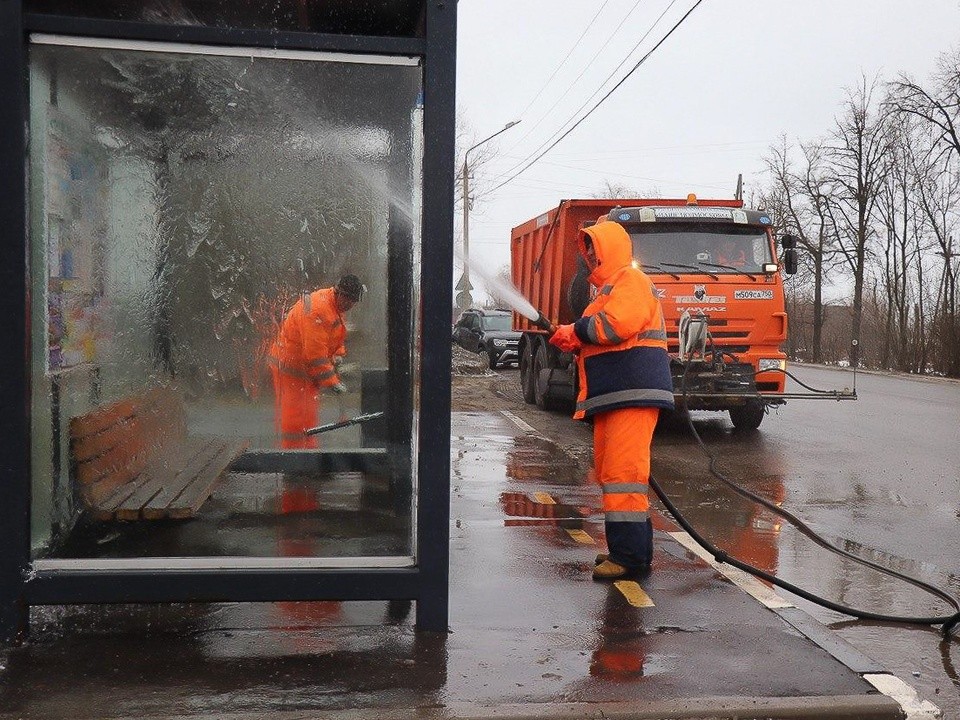 Граффити и рекламу ликвидировали на 10 дорогах Московской области