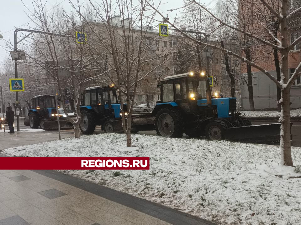 В Дзержинском для борьбы с непогодой запасли противогололедные материалы на всю зиму