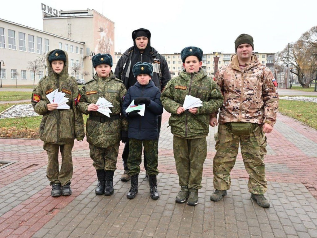 Теплую одежду, продукты и медикаменты для больниц направили в зону СВО из Серпухова