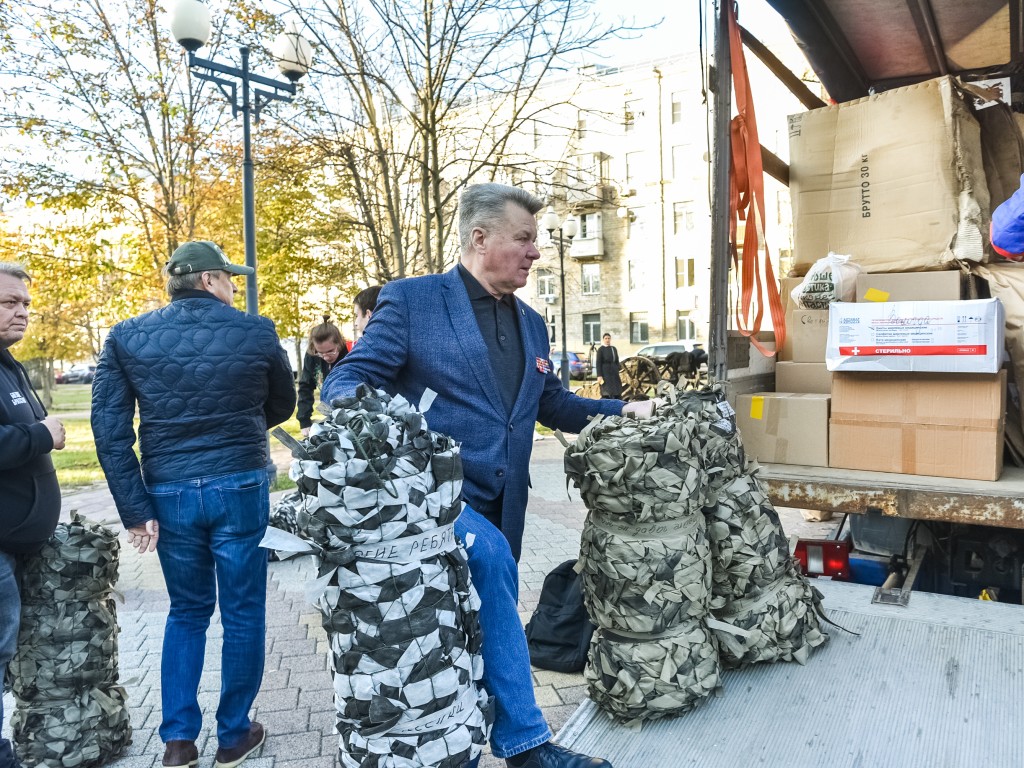 Более 300 т гумпомощи отправили в зону СВО от подмосковной «Единой России» в октябре