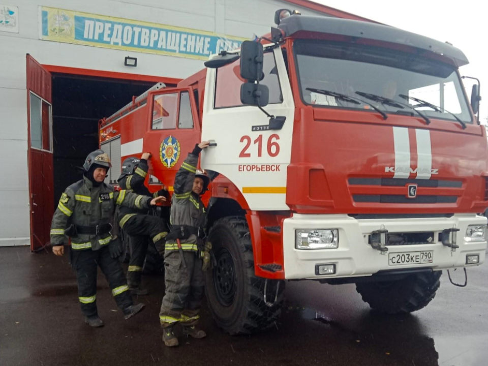 Спасатели помогли бригаде скорой доставить женщину в больницу