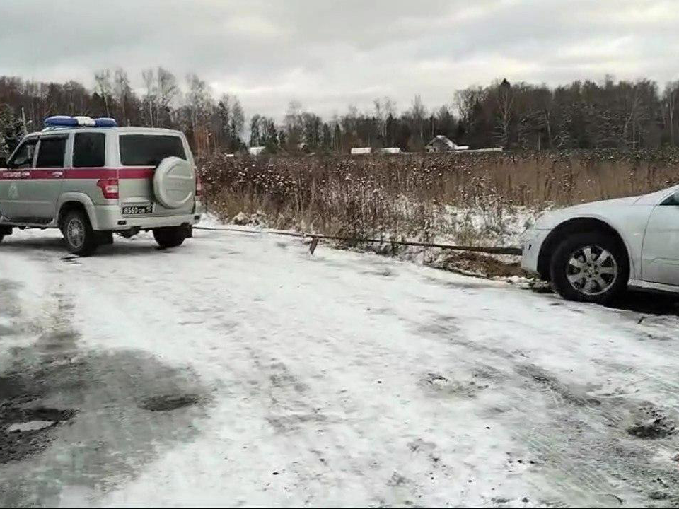 Вылетевший в кювет автомобиль вытащили Росгвардейцы в Пушкино