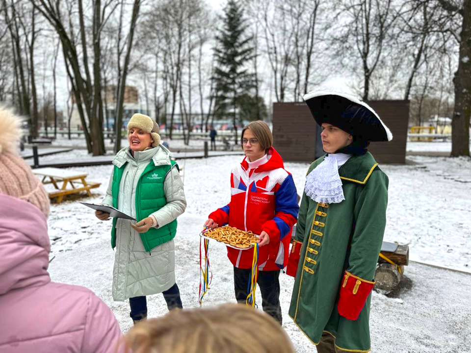 Что делали белый медведь и Петр I в городском парке Лосино-Петровского