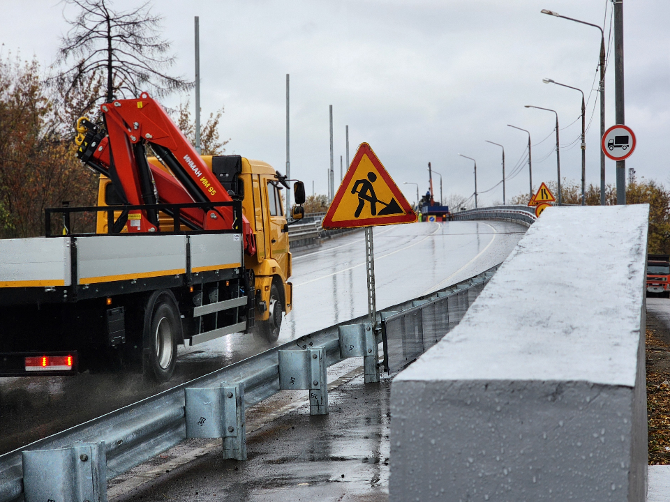 Мост через Москву-реку возле деревни Поречье полностью обновят к июлю 2025 года