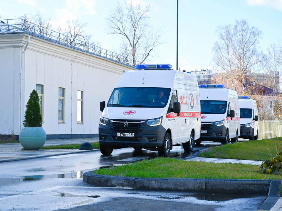 Три новых автомобиля скорой помощи отправятся на вызовы в Ленинском округе