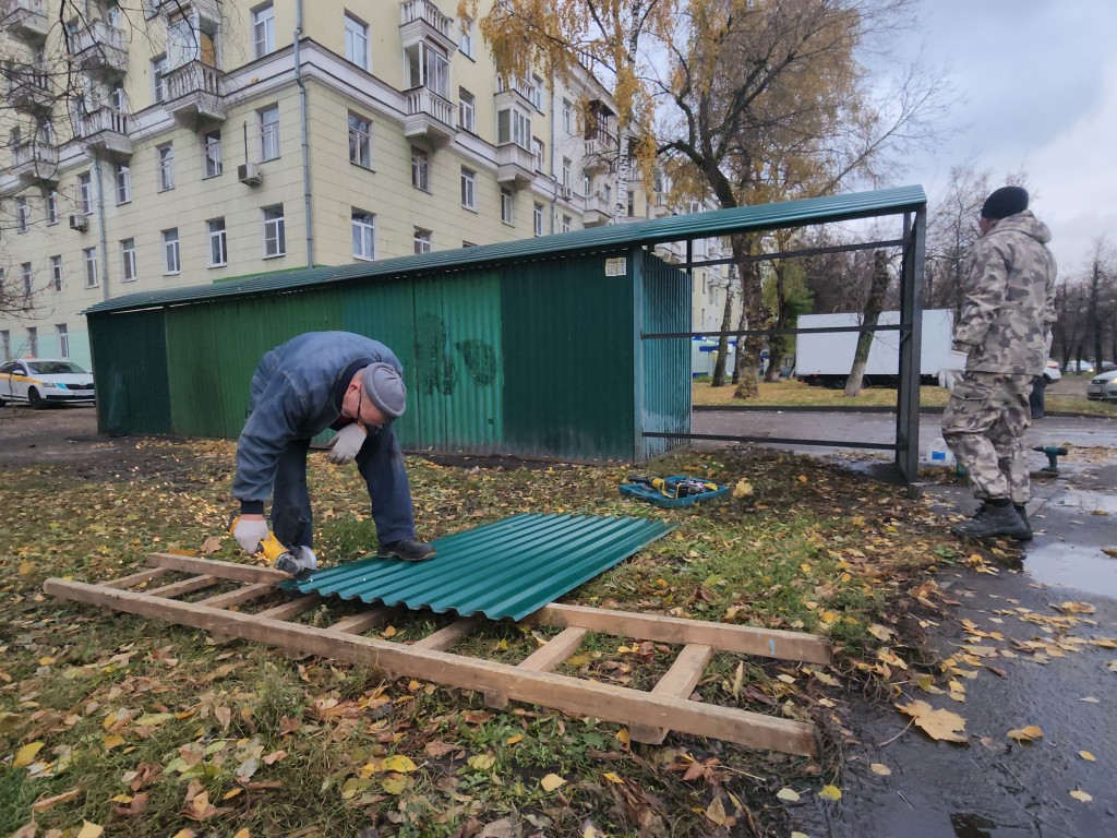 В Можайске строят новую контейнерную площадку возле спорткомплекса «Арсенал»