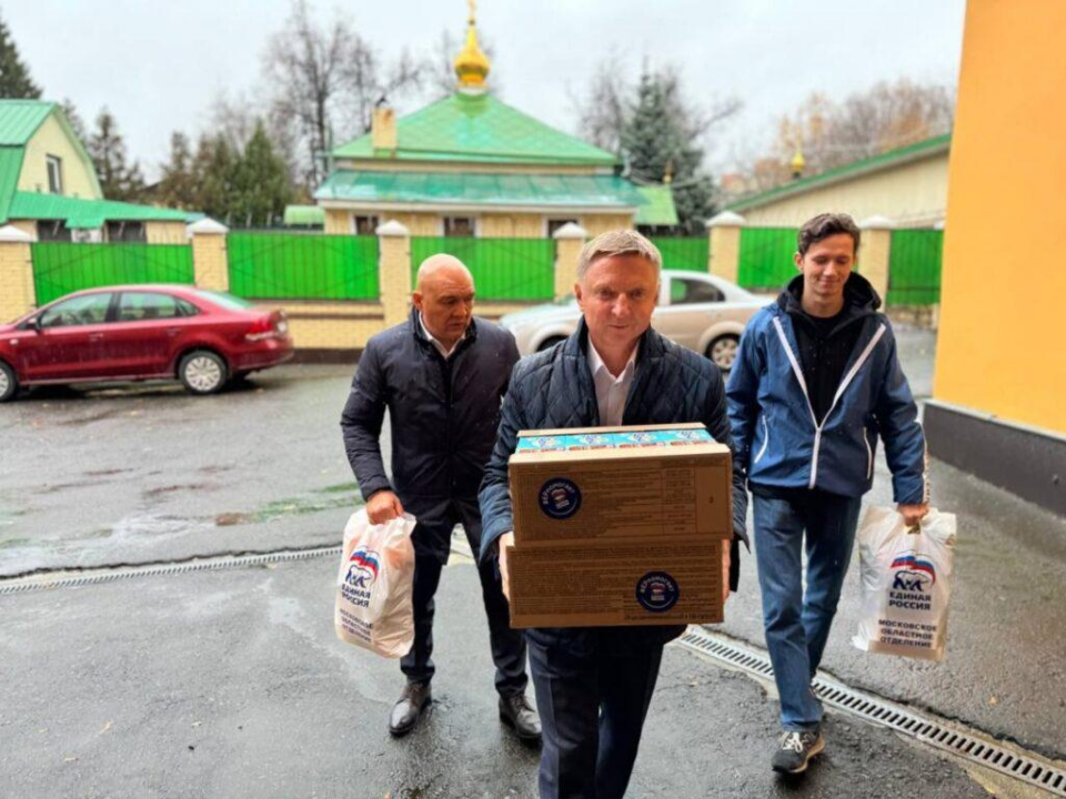 Сладкие подарки для беженцев доставили в социально-реабилитационный центр в Измайлове