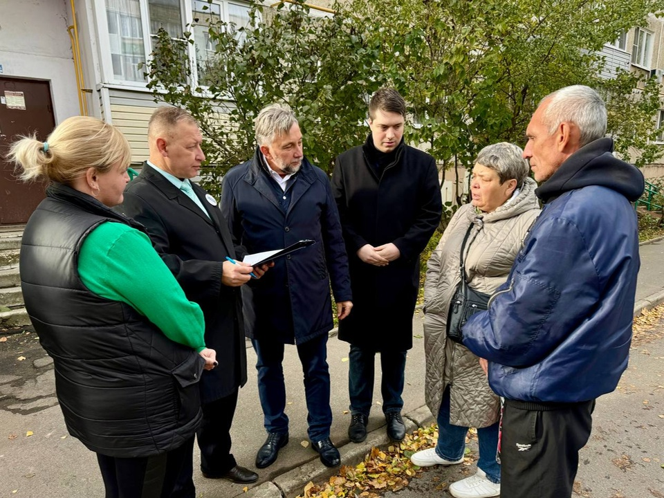 Готовность к зиме домов по улице Советской проверили в Бронницах