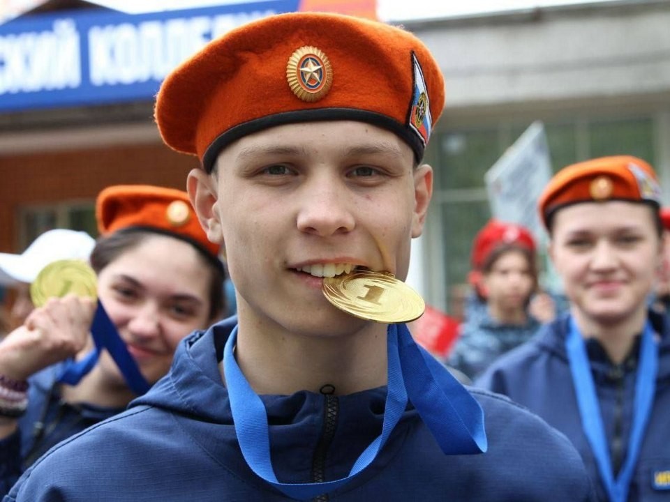 Юные пожарные Мытищ просят горожан проголосовать за них в конкурсе на лучшую дружину