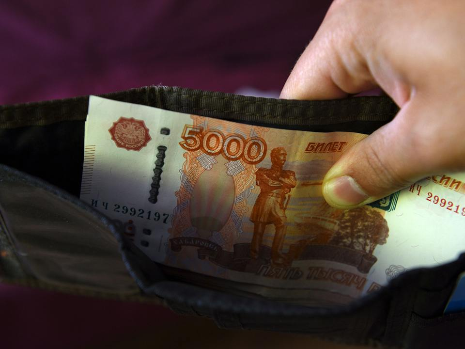 В Госдуме оценили возможность появления в России десятитысячной купюры