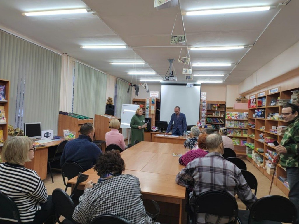 На творческой встрече талдомчане дали советы местному писателю по его новой книге