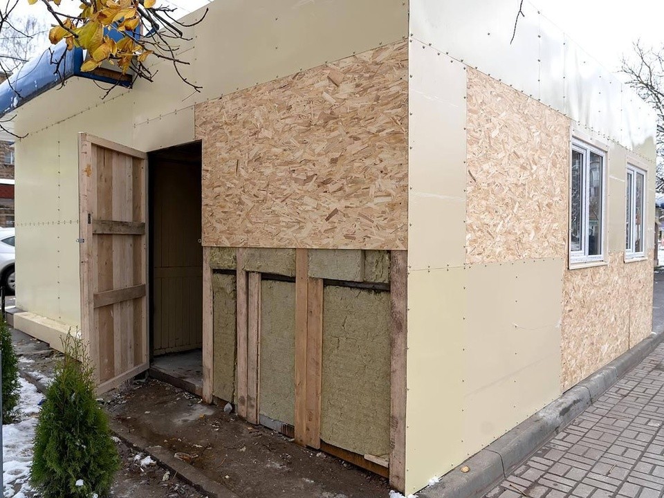 Незаконную пристройку к пекарне снесут в Климовске