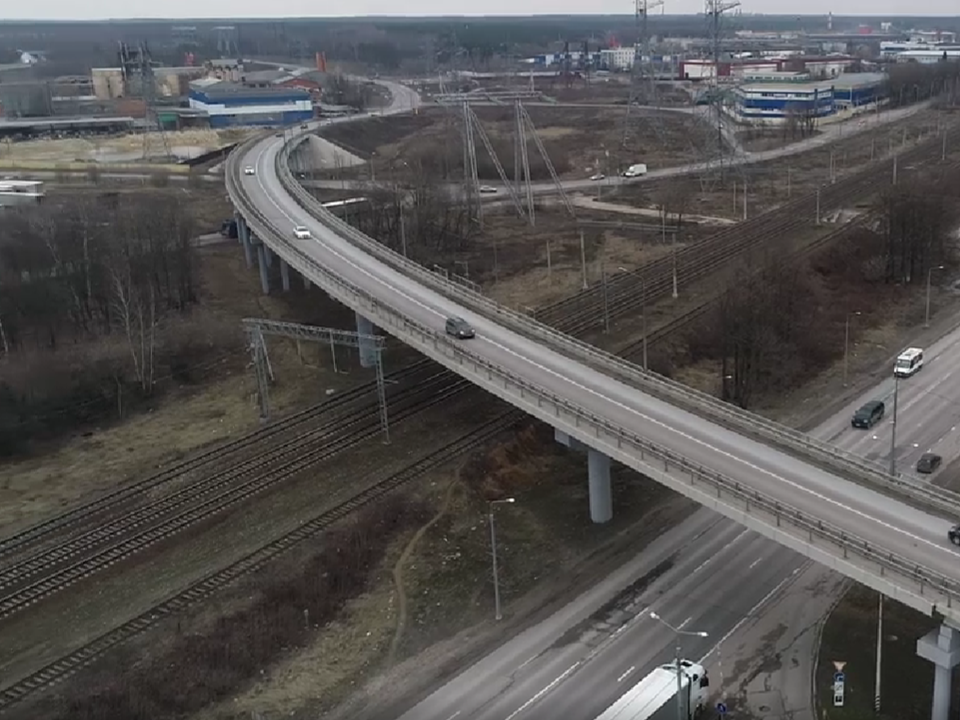 Стало известно, когда автомобили перестанут застревать в тоннеле под железной дорогой