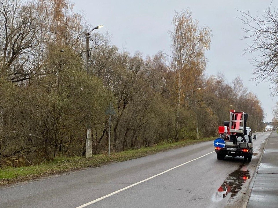 Дорожное освещение восстановили в Рошале на улице Победы