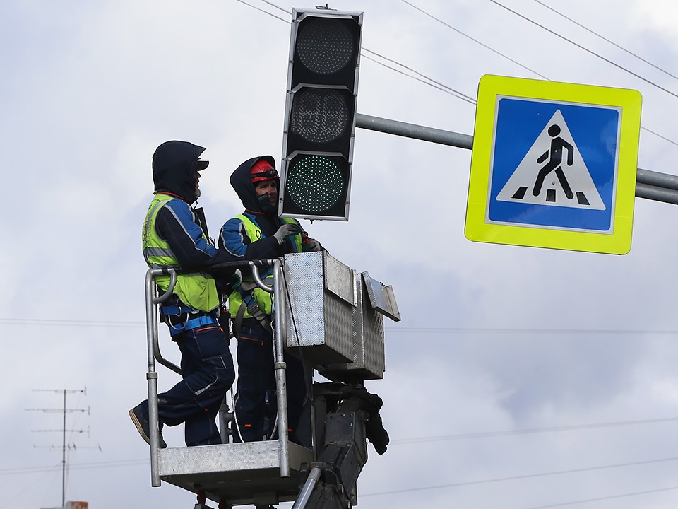 На восьми дорогах Подмосковья восстановлена работа светофоров