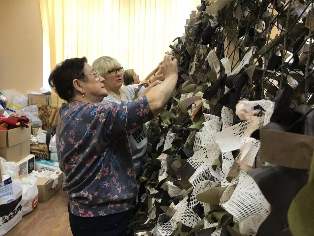 Долголеты из городского округа Истра с начала ноября направили 8 машин с сезонной гуманитарной помощью