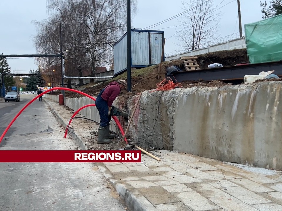 На въезде во Власиху делают освещение