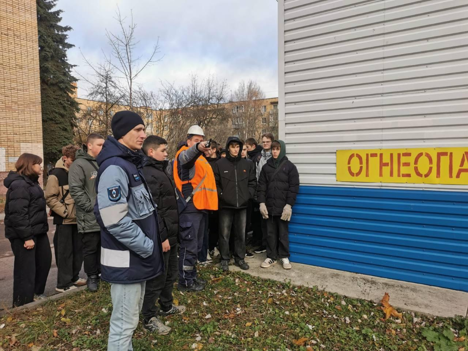 Студентов коломенского колледжа учат устранять утечки на практике в «Мособлгазе»