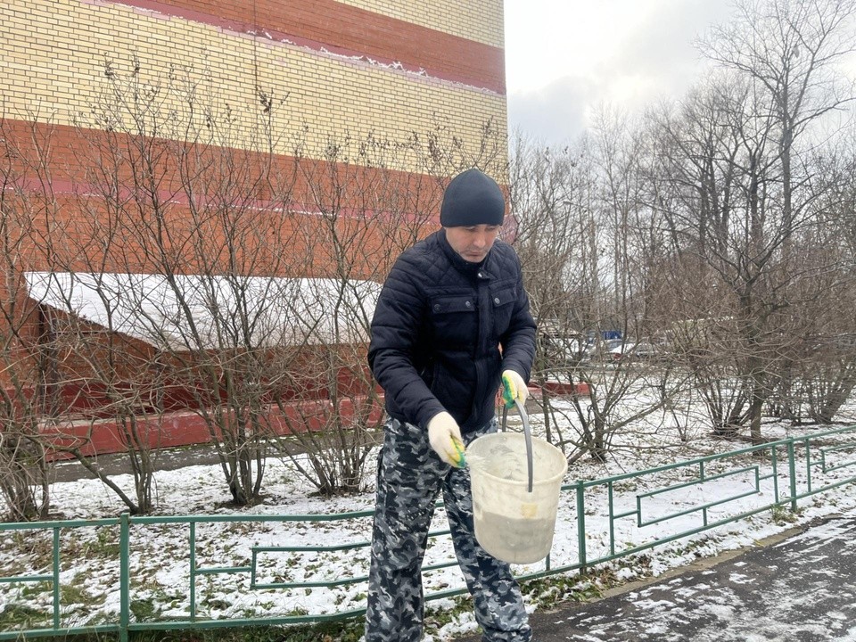 Улицу Авиарембаза в Балашихе очистили от наледи и снега