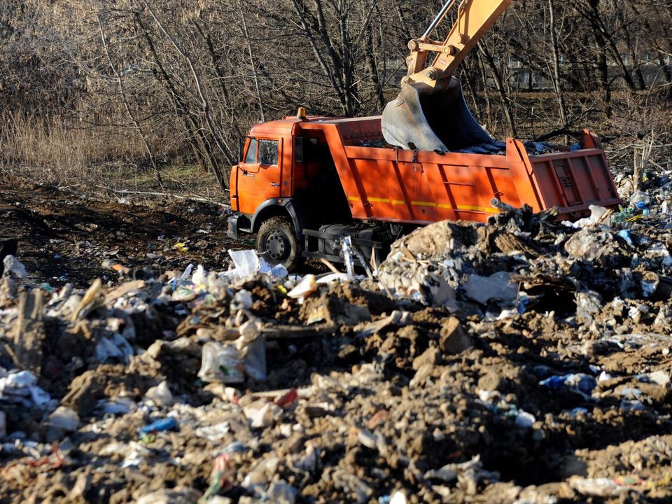 В Подмосковье инспекторы эконадзора пресекли незаконный сброс стройотходов