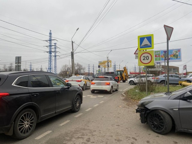 Трактор протаранил HAVAL в подмосковном Клину