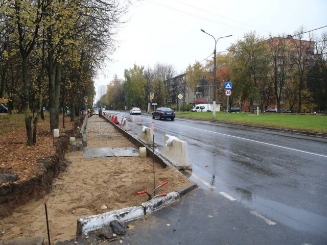 Дорогу на Дирижабельной улице в Долгопрудном расширят, остановку пока переносить не будут