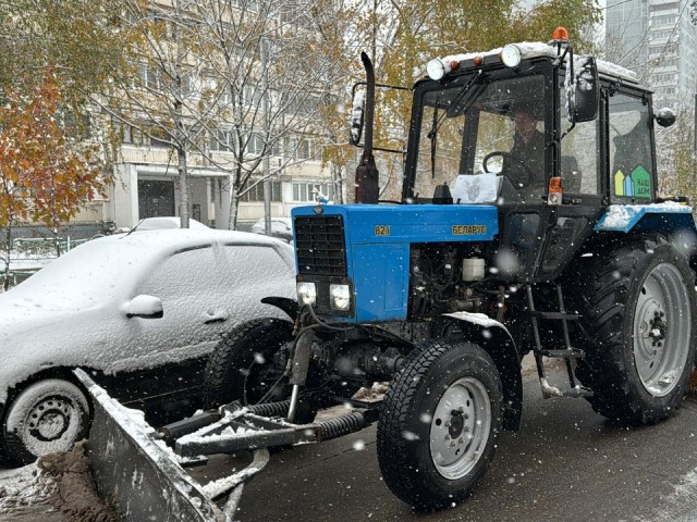 В уборке снега и дворов города Одинцово задействовано 25 единиц техники