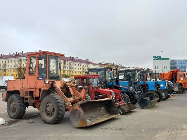 По просьбам электростальцев коммунальные службы уберут мусор на Загородном проезде