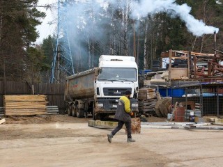 Власти будут добиваться закрытия нелегального цеха по фасовке цементных смесей в Пирогово