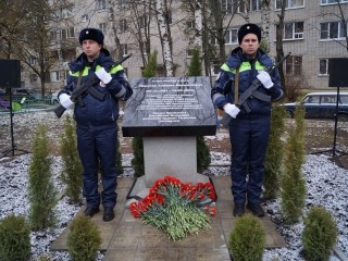 В Рекинцо появилась памятная доска и улица в честь погибшего в перестрелке полицейского